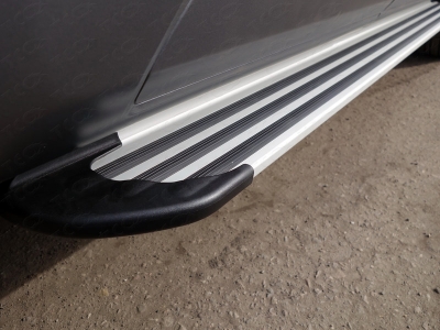 Пороги алюминиевые Slim Line Silver ТСС для Audi Q5 2008-2016
