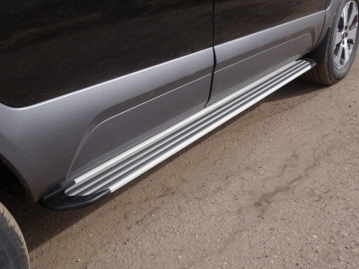 Пороги алюминиевые Slim Line Silver ТСС для Audi Q5 2008-2016